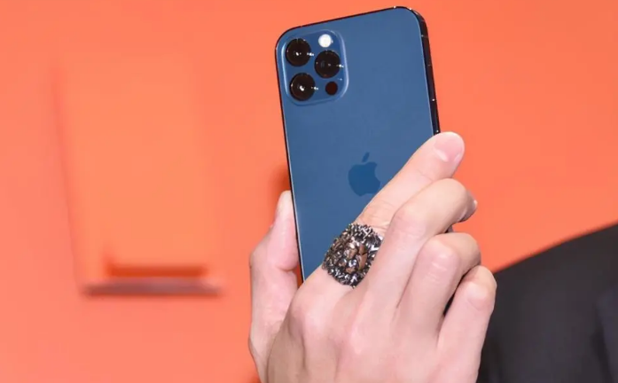 岑溪苹果手机维修分享iPhone12系列重启方法教程 